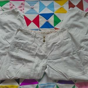 white cargos 🕯️